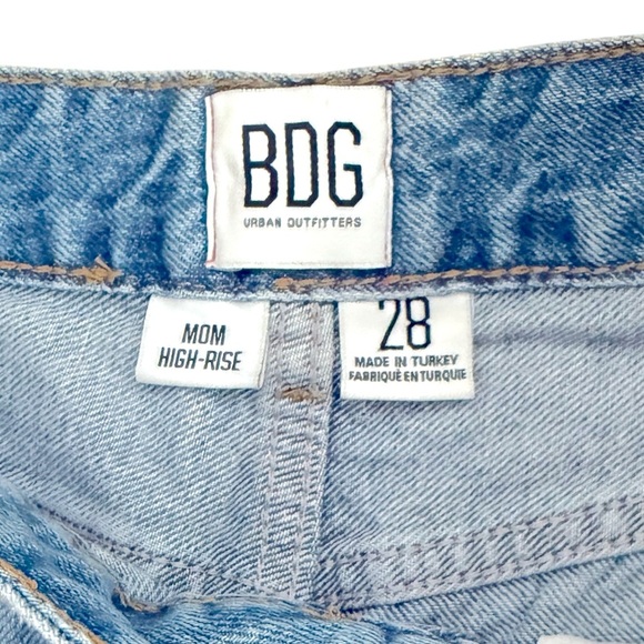 BDG urban outfitters mom high rise size 28 inseam 28 inch excellent condition - Picture 3 of 4